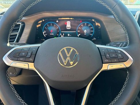 New 2026 Volkswagen Atlas SE FWD image 16