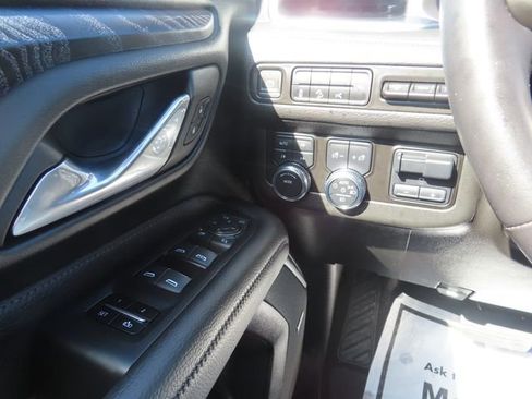 Used 2024 GMC Yukon XL Denali w/ Advanced Technology Package AWD/4WD image 36