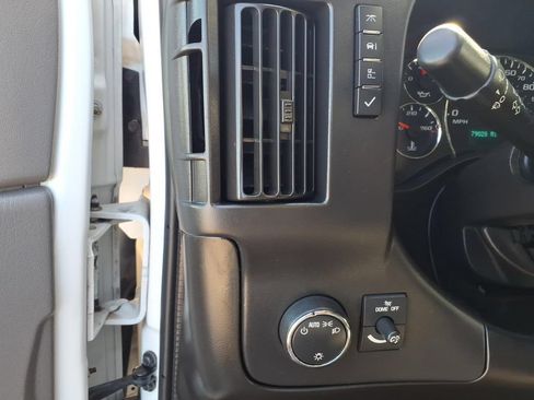 Used 2014 GMC Savana 2500 Extended RWD image 5