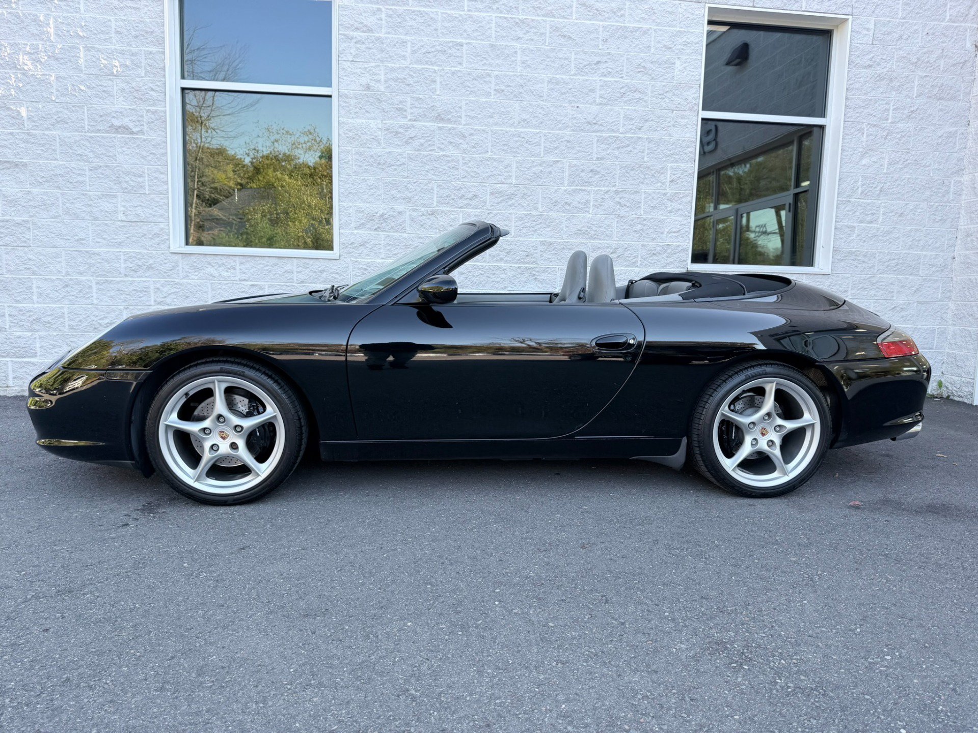 Used 2002 Porsche 911 Carrera 4 AWD/4WD image 29