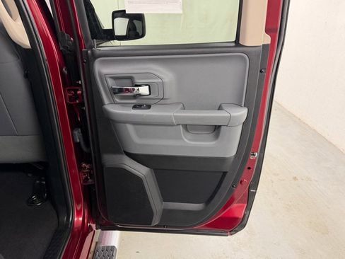 Used 2017 RAM 1500 Classic SLT image 11