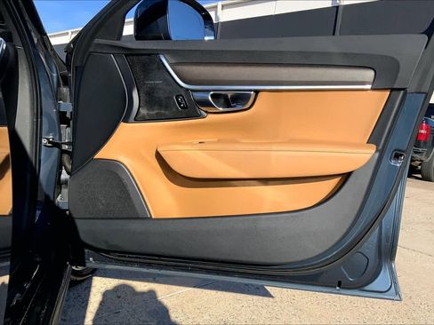 Used 2020 Volvo V90 T6 Cross Country image 20