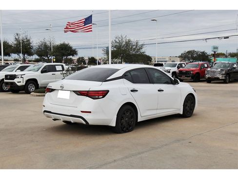 Used 2024 Nissan Sentra S image 6