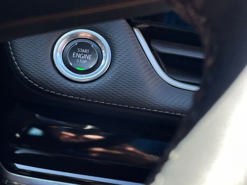 Used 2025 Chevrolet Equinox LT w/ Safety and Technology Package image 16