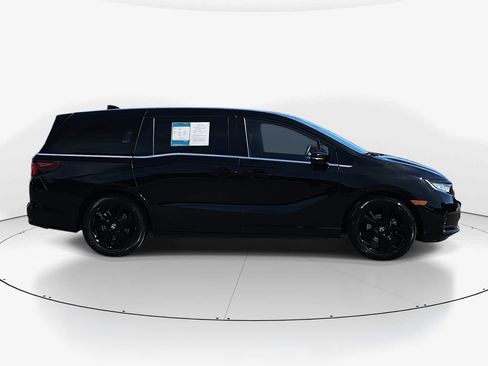 Used 2023 Honda Odyssey Sport image 4