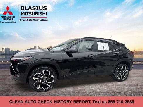 Used 2024 Chevrolet Trax RS image 3