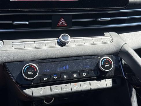 Used 2025 Hyundai Elantra SEL FWD image 24