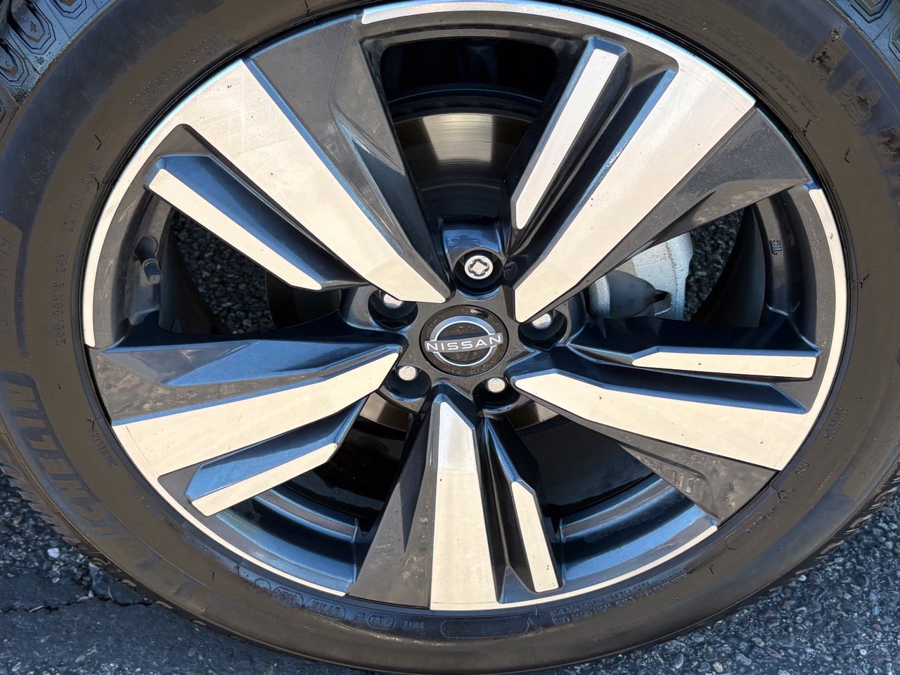 Used 2023 Nissan Rogue SL w/ SL Premium Package FWD image 10