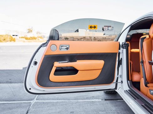 Used 2019 Rolls-Royce Wraith image 23