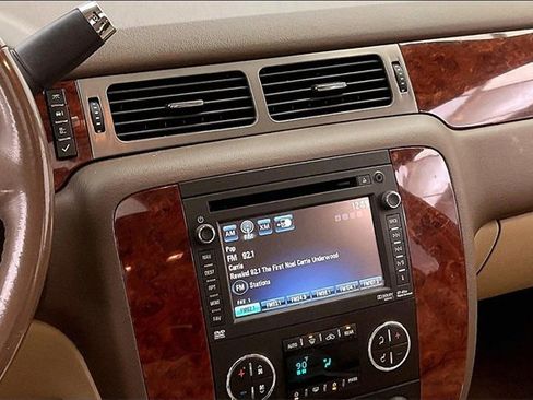 Used 2013 Chevrolet Suburban LTZ image 6