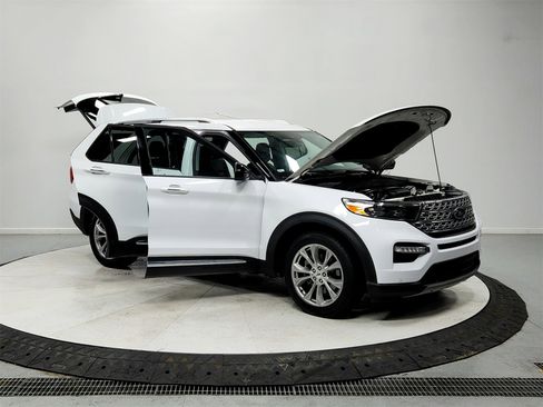 Used 2024 Ford Explorer Limited image 9