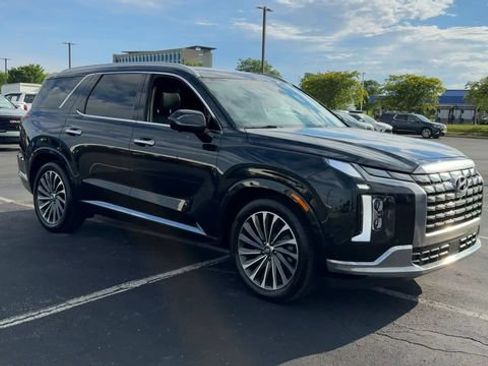 Used 2025 Hyundai Palisade Calligraphy AWD/4WD image 2