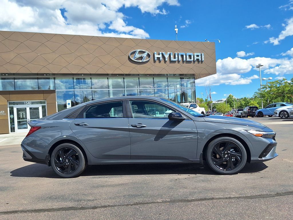 New 2026 Hyundai Elantra SEL Sport Premium FWD image 2