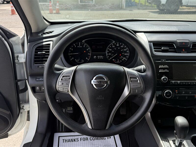 Used 2015 Nissan Altima 2.5 S w/ Power Driver Seat Package FWD image 10