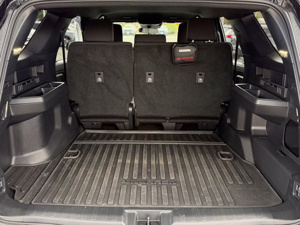 Used 2025 Toyota 4Runner SR5 AWD/4WD image 5