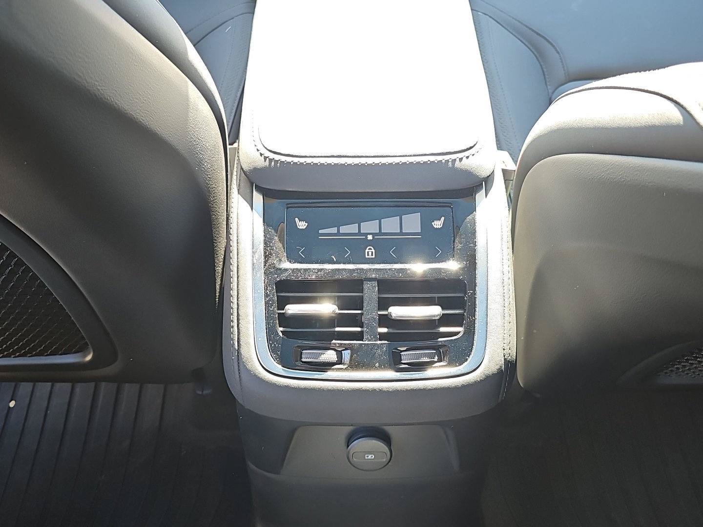Used 2026 Volvo XC90 T8 Plus w/ Protection Package Premier AWD/4WD image 22