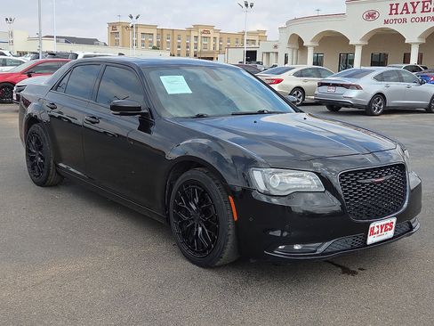 Used 2023 Chrysler 300 S image 5