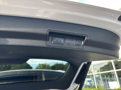 Used 2024 Ford Explorer XLT w/ Equipment Group 202A image 10