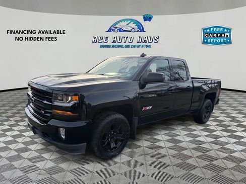 Used 2017 Chevrolet Silverado 1500 LT w/ Midnight Edition image 3