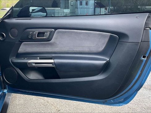 Used 2020 Ford Mustang Shelby GT350 w/ Technology Package image 28