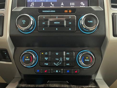 Used 2019 Ford F350 Lariat w/ Chrome Package image 5