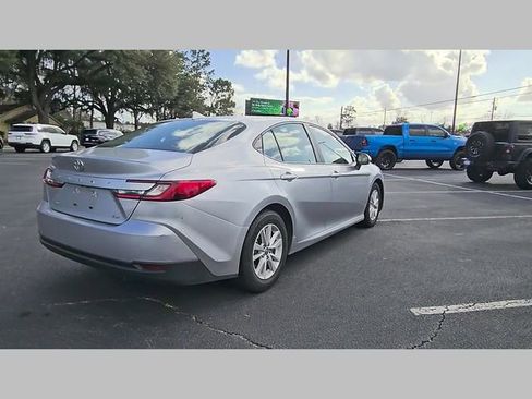Used 2025 Toyota Camry LE image 25