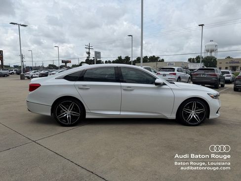 Used 2021 Honda Accord Touring image 4