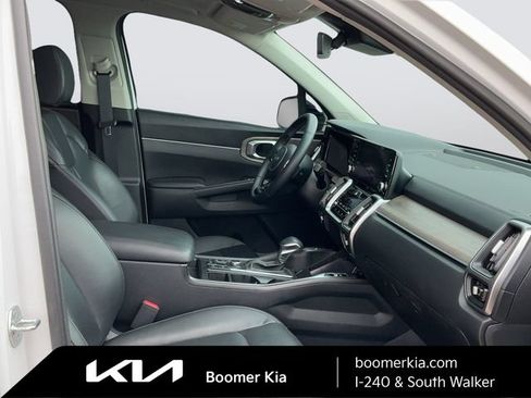 Certified 2023 Kia Sorento X-Line EX AWD/4WD image 11