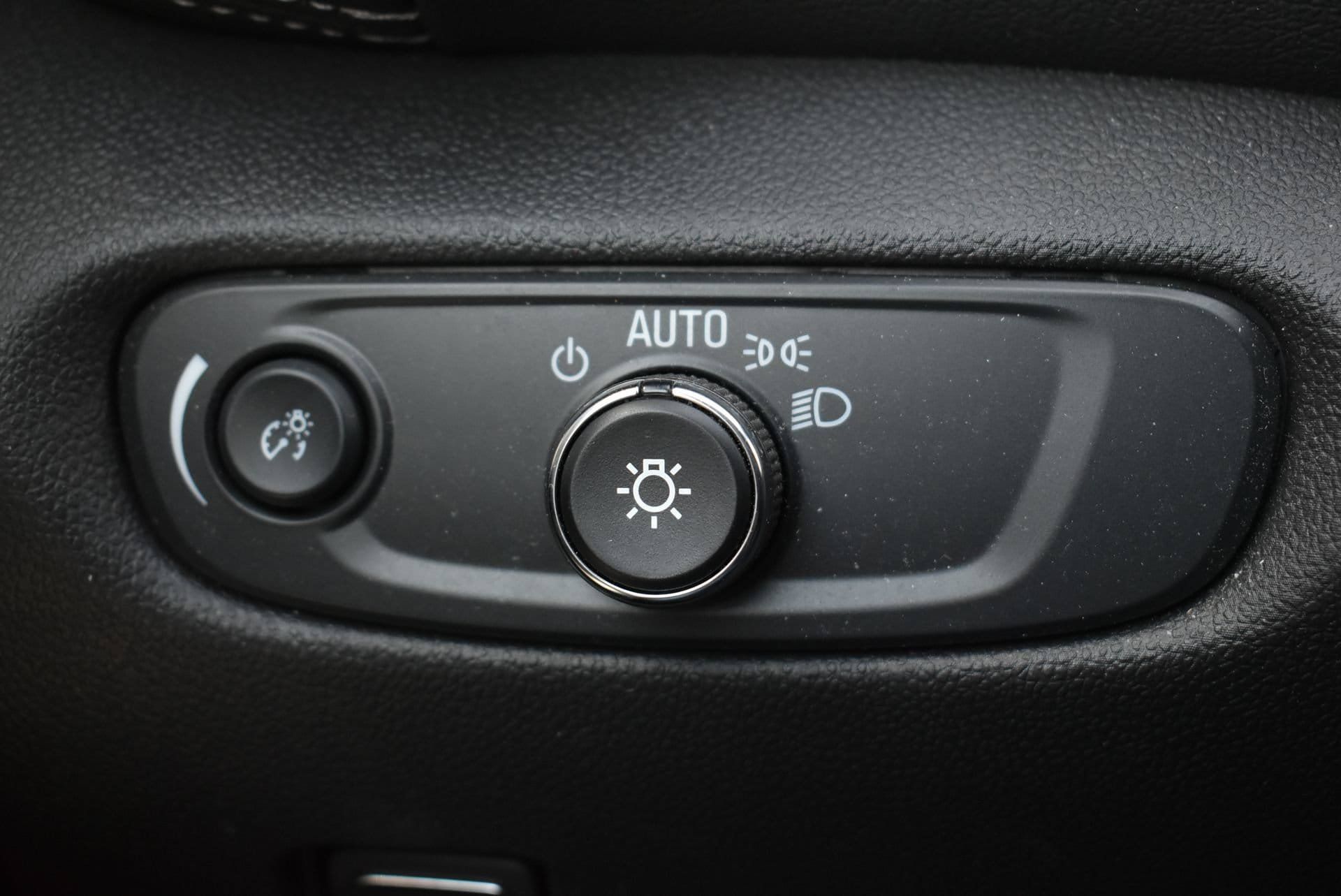 Used 2024 Chevrolet Blazer LT w/ Convenience Package FWD image 17