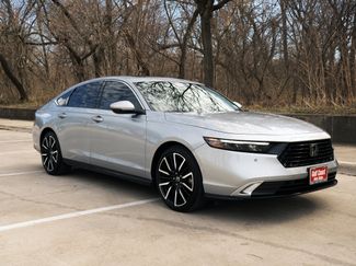 Used 2023 Honda Accord Touring video 2