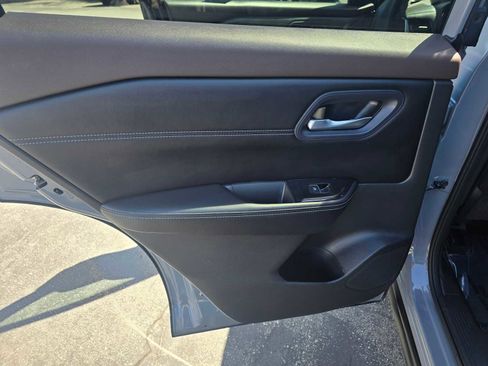 Used 2023 Nissan Rogue SL AWD/4WD image 20