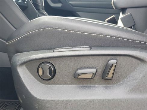 Used 2021 Volkswagen Tiguan SEL Premium R-Line image 9