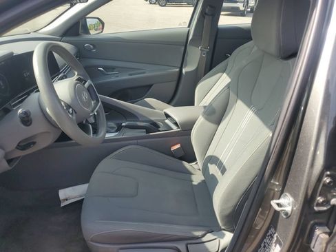 Used 2024 Hyundai Elantra SEL FWD image 5