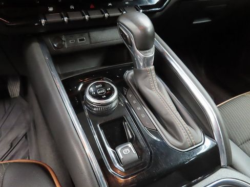 Used 2024 GMC Canyon AT4 image 64