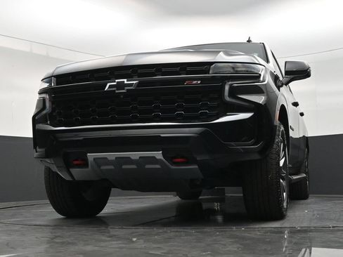 Used 2024 Chevrolet Suburban Z71 w/ Luxury Package AWD/4WD image 27