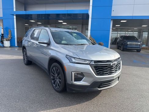 Used 2023 Chevrolet Traverse RS w/ LPO, Floor Liner Package image 23