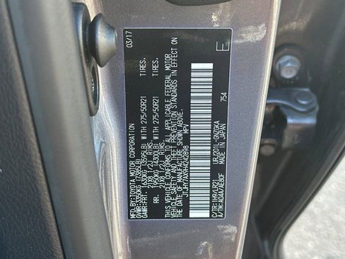 Used 2017 Lexus LX 570 4WD image 30