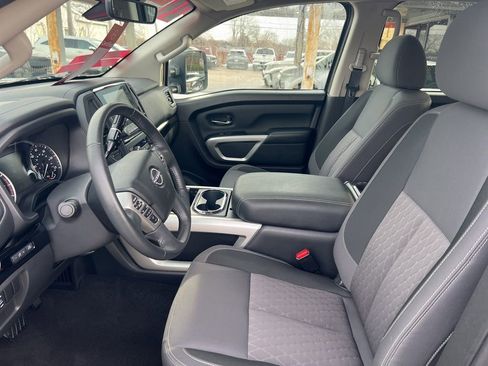 Certified 2024 Nissan Titan SV w/ SV Convenience Package image 4