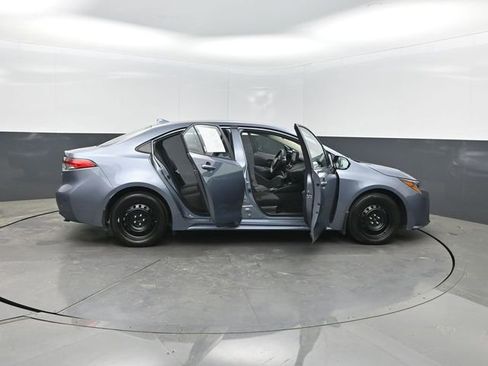 Used 2025 Toyota Corolla LE FWD image 35