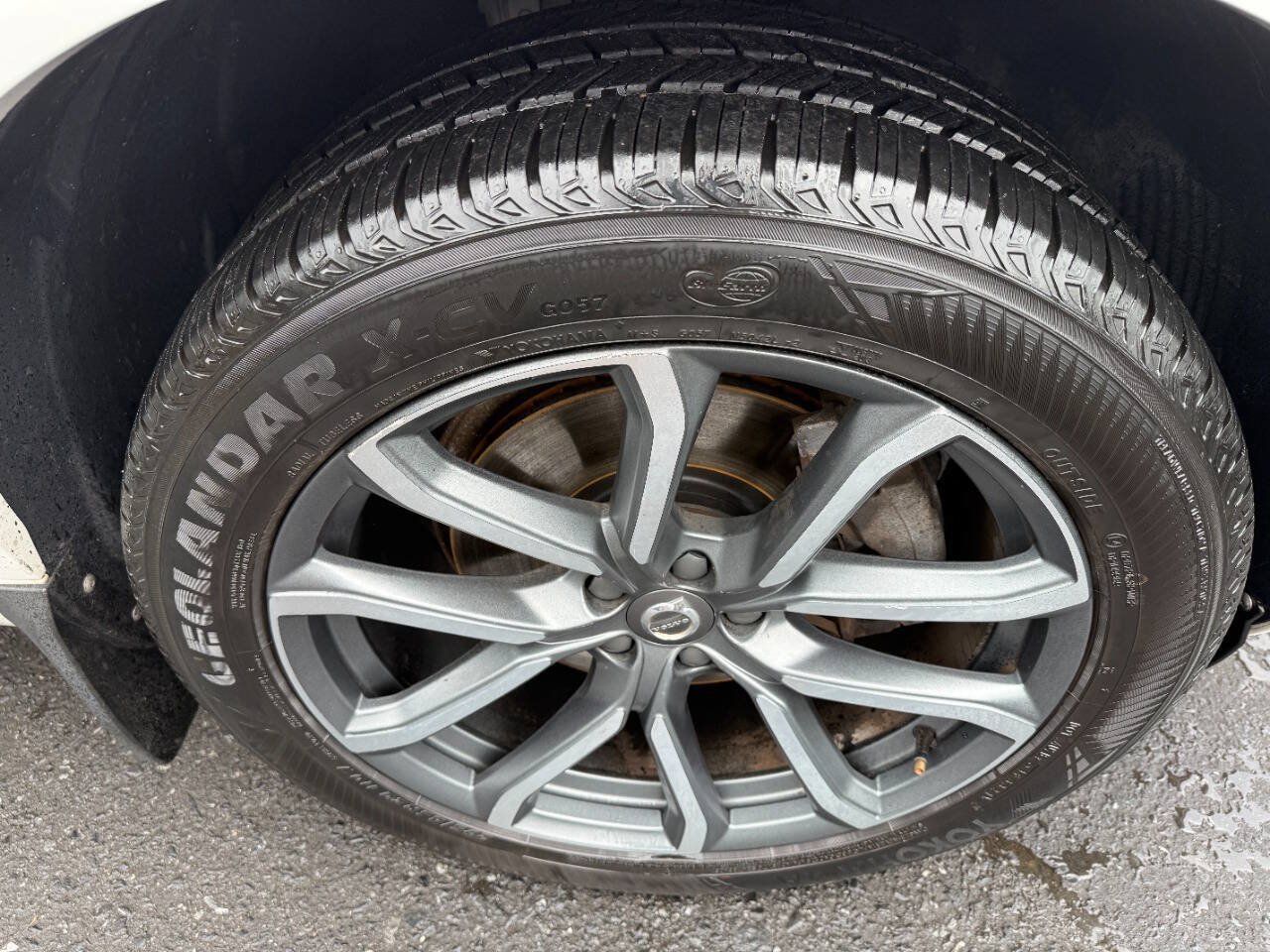 Used 2016 Volvo XC90 T6 Momentum w/ Momentum Plus Package AWD/4WD image 12