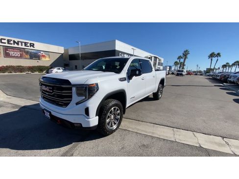 Used 2025 GMC Sierra 1500 AT4 image 4