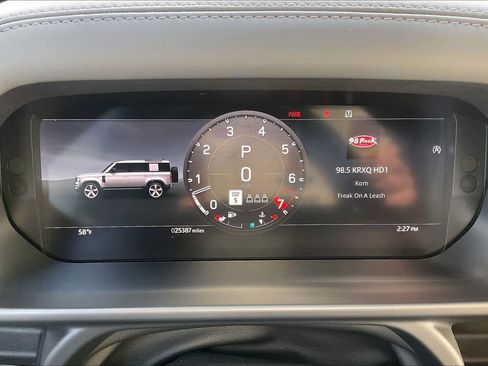 Used 2023 Land Rover Defender 110 SE image 22