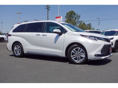 Certified 2023 Toyota Sienna Limited