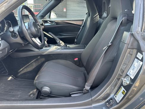 Used 2019 MAZDA MX-5 Miata Club RWD image 9