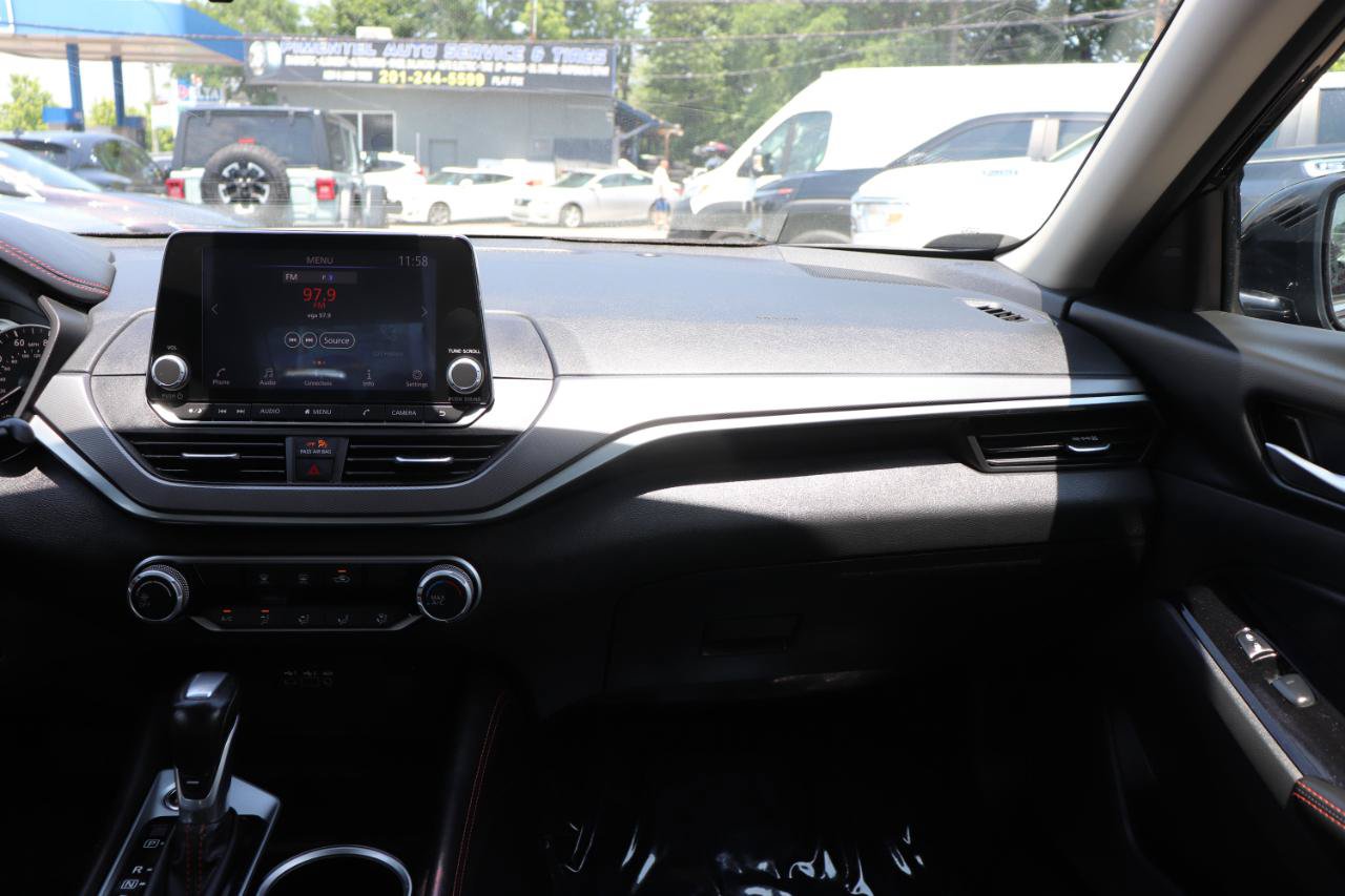 Used 2024 Nissan Altima 2.5 SR FWD image 18