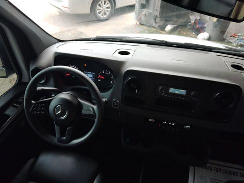 Used 2023 Mercedes-Benz Sprinter 2500 image 23