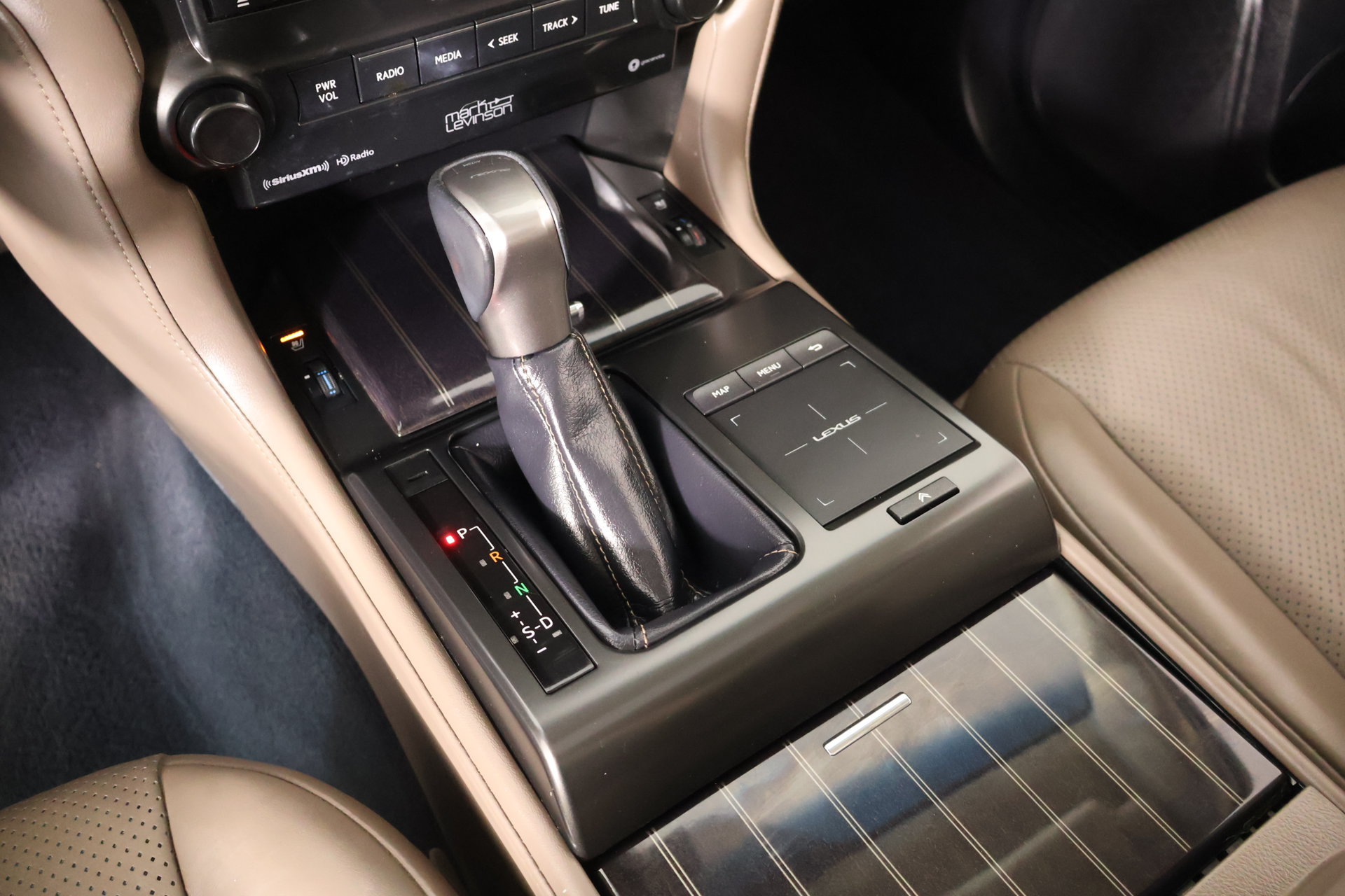 Used 2023 Lexus GX 460 Luxury w/ Accessory Package AWD/4WD image 9