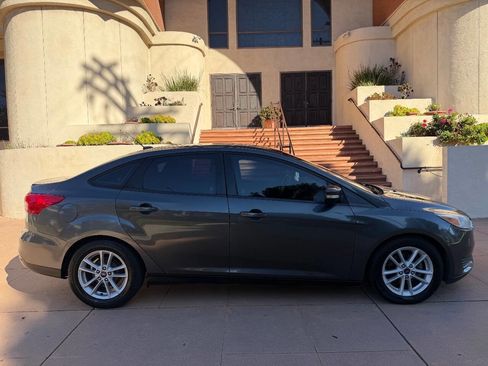 Used 2017 Ford Focus SE image 8