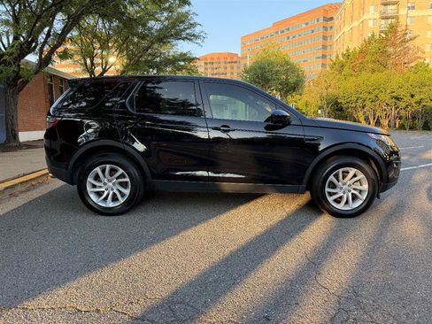 Used 2019 Land Rover Discovery Sport AWD/4WD image 7
