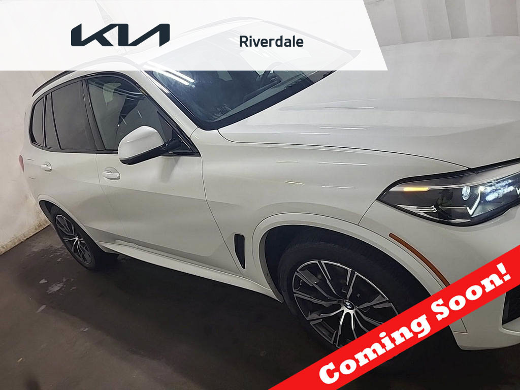 Used 2022 BMW X5 xDrive40i w/ M Sport Package AWD/4WD image 1